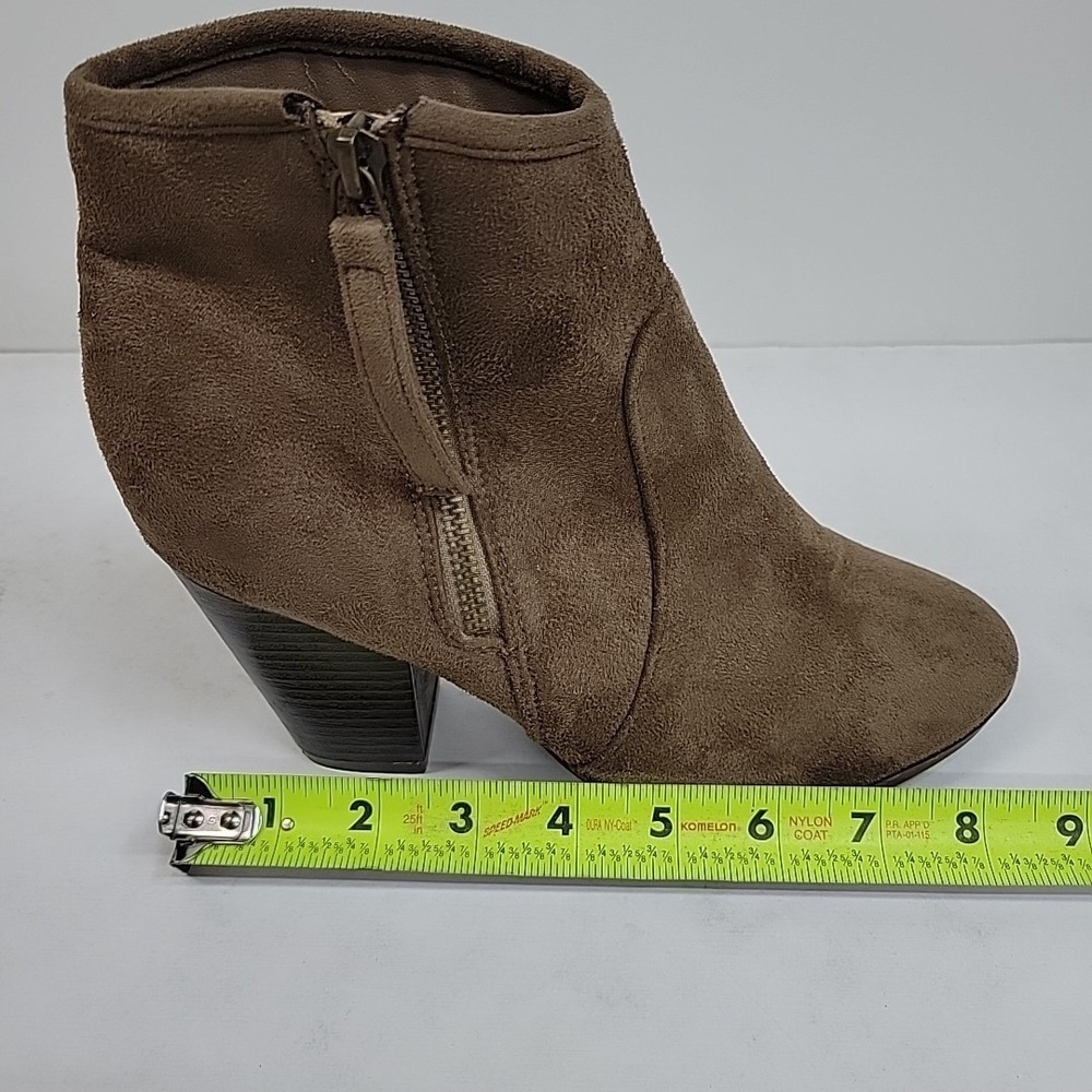JG taupe faux suede ankle boots side zip block heel booties women Size 7 Comfort - Picture 8 of 8